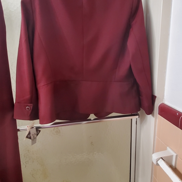 NWT Emily 2 Piece Pant Suit; Sz 14; Wine Color; Lined; $70 - Picture 7 of 16